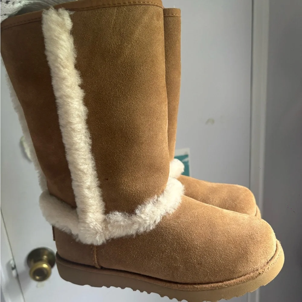 UGG Youth Brown Suede Hadley II Tall Weather Boots Size US 2, EU 33.5